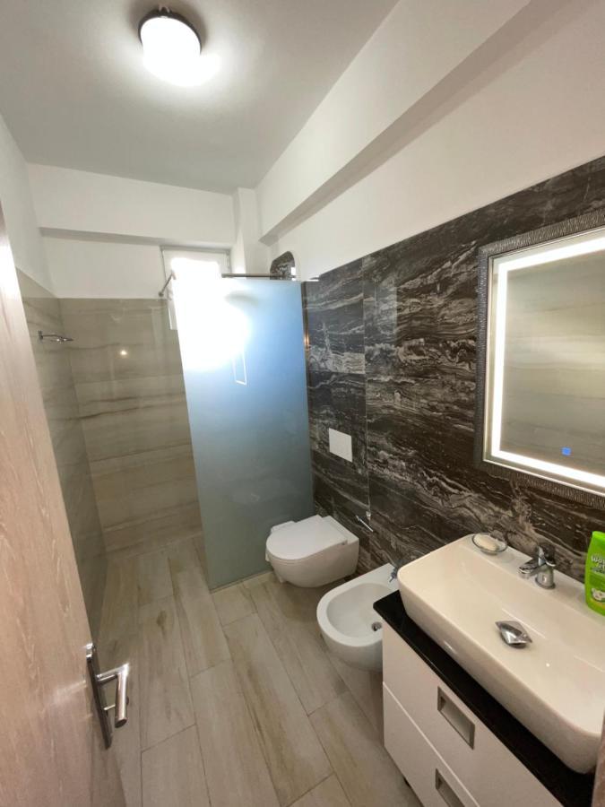 Garden Villa Apartments ซารานเดอ ภายนอก รูปภาพ