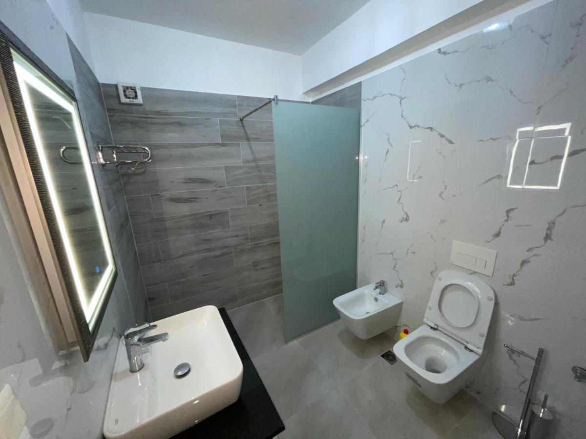 Garden Villa Apartments ซารานเดอ ภายนอก รูปภาพ