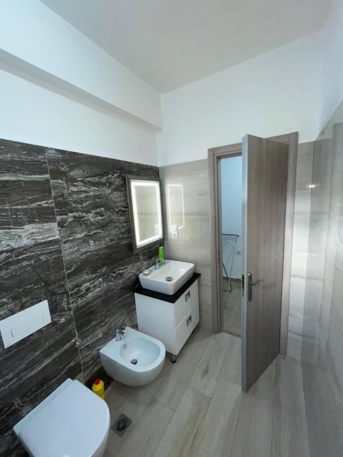 Garden Villa Apartments ซารานเดอ ภายนอก รูปภาพ