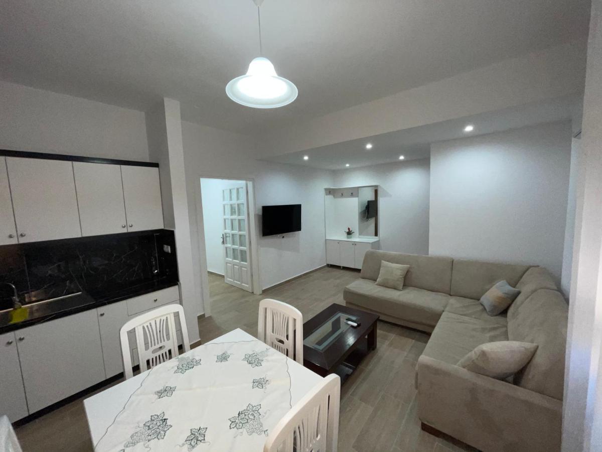 Garden Villa Apartments ซารานเดอ ภายนอก รูปภาพ