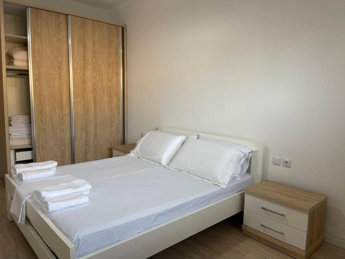 Garden Villa Apartments ซารานเดอ ภายนอก รูปภาพ
