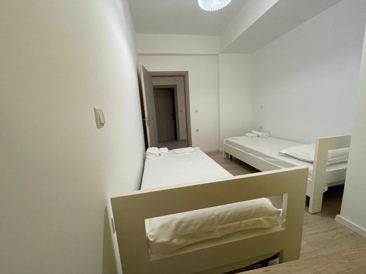 Garden Villa Apartments ซารานเดอ ภายนอก รูปภาพ