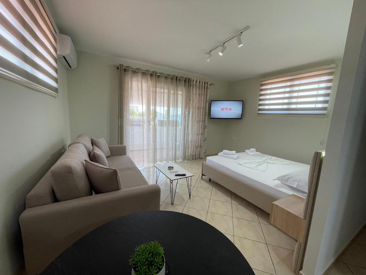 Garden Villa Apartments ซารานเดอ ภายนอก รูปภาพ