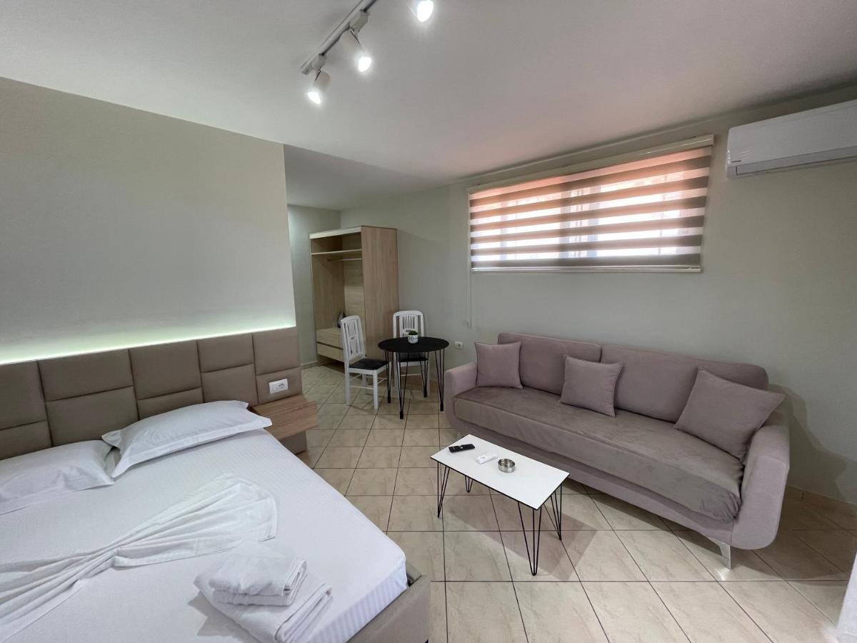 Garden Villa Apartments ซารานเดอ ภายนอก รูปภาพ