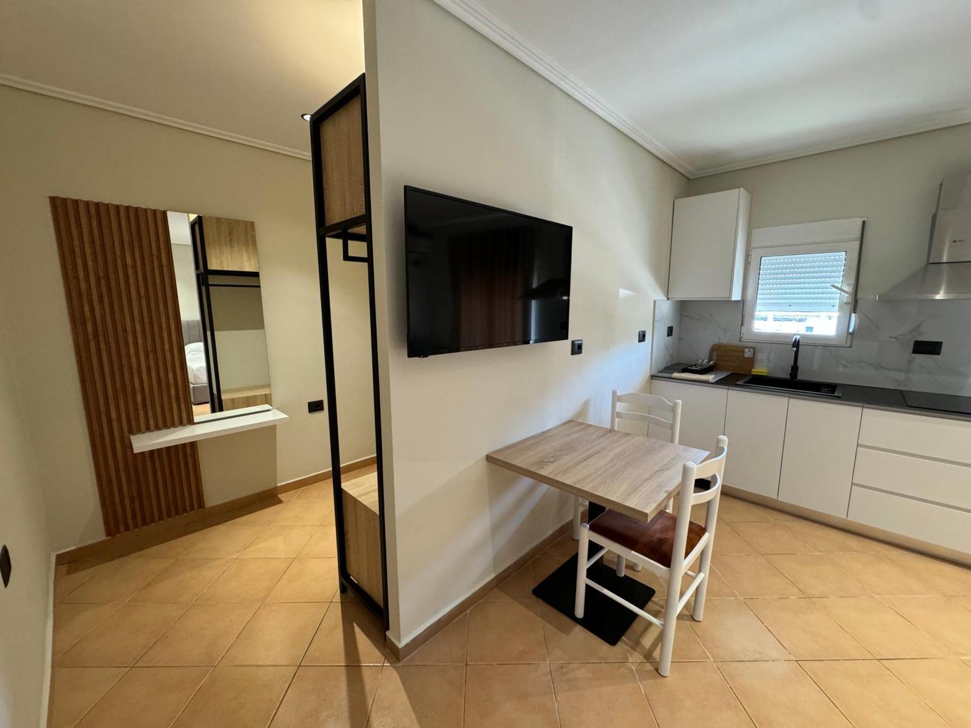 Garden Villa Apartments ซารานเดอ ภายนอก รูปภาพ