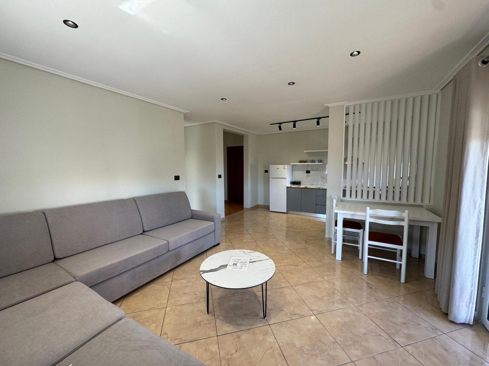 Garden Villa Apartments ซารานเดอ ภายนอก รูปภาพ