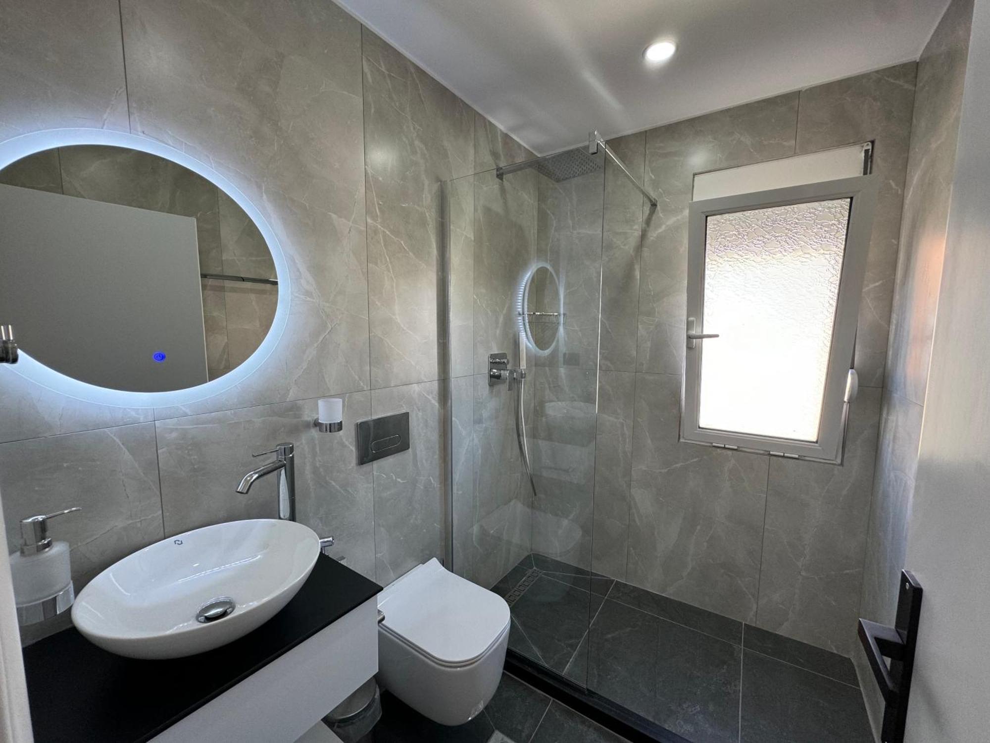 Garden Villa Apartments ซารานเดอ ภายนอก รูปภาพ