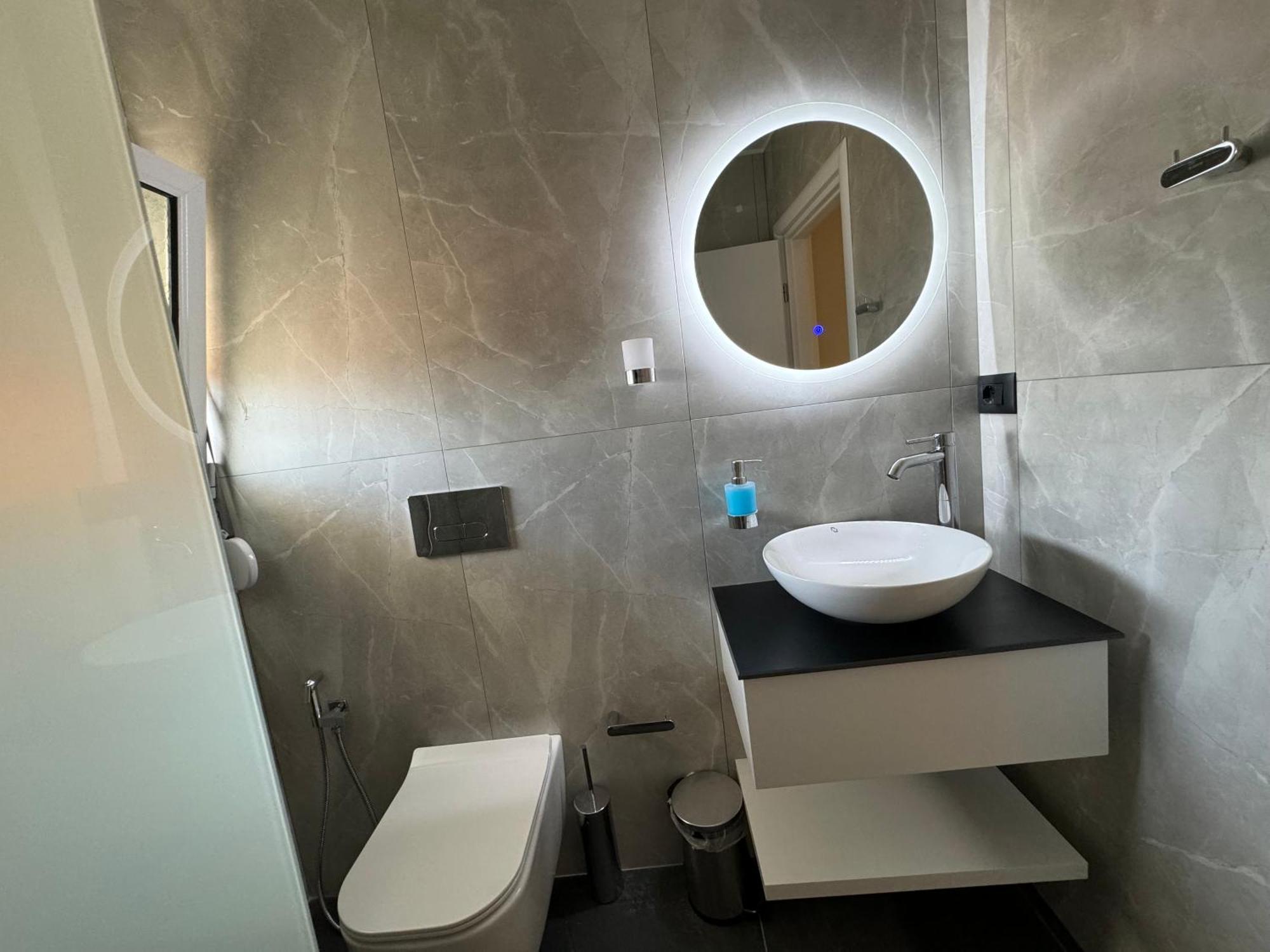 Garden Villa Apartments ซารานเดอ ภายนอก รูปภาพ