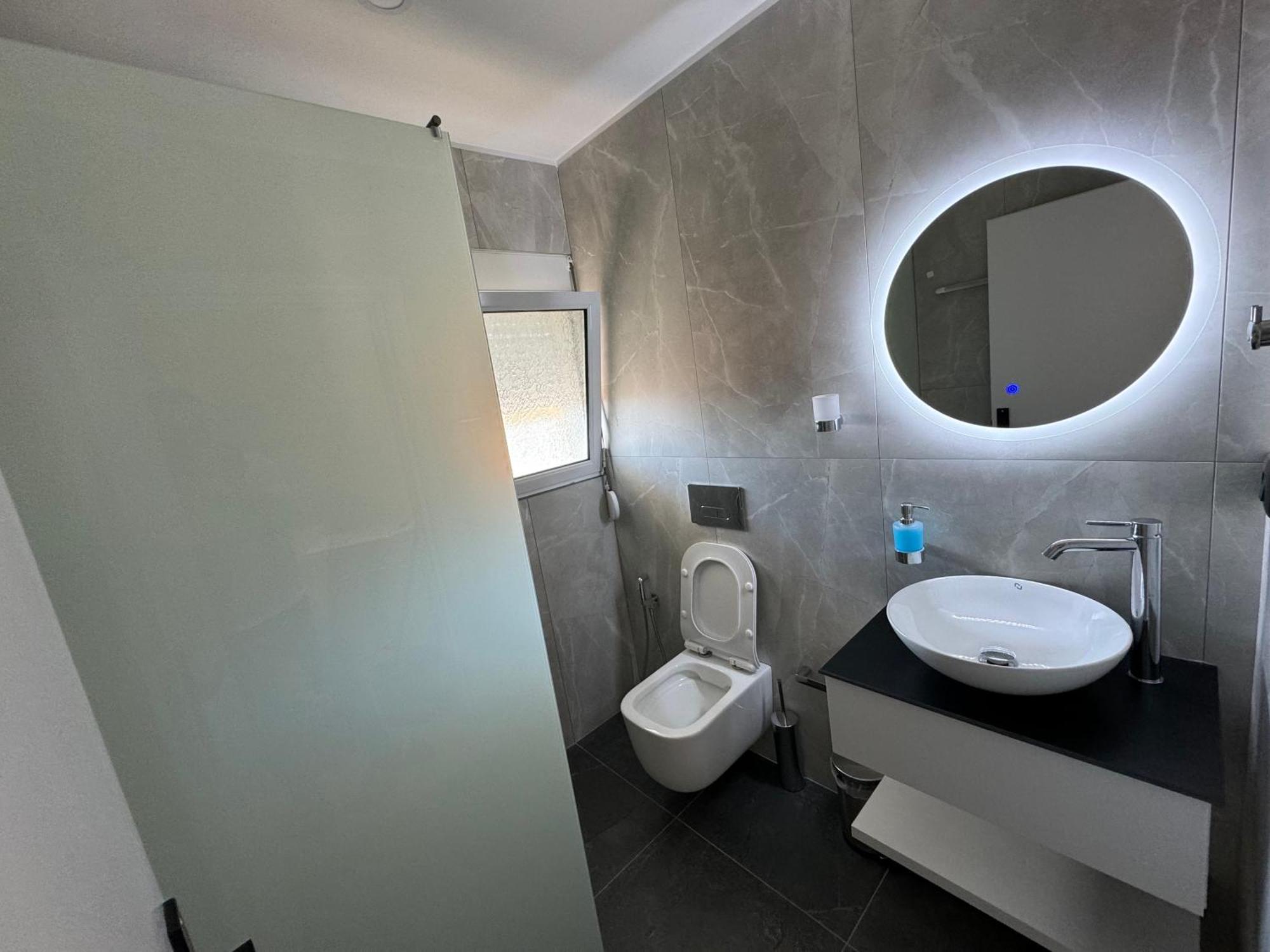 Garden Villa Apartments ซารานเดอ ภายนอก รูปภาพ